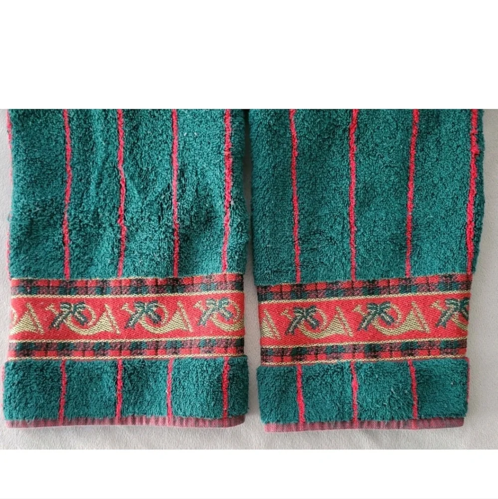 Vintage Fieldcrest Christmas Holiday Hand Towels Green Red Gold 100% Cotton Set